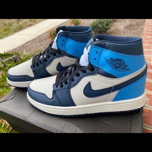 Air Jordan 1 Retro High OG 'Obsidian'